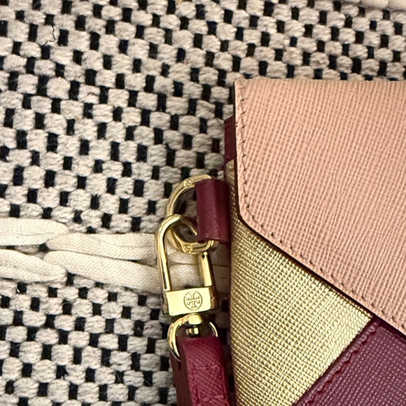 Tory Burch Two-Tone Wristlet in Pink and Burgundy - Picture 2 of 6